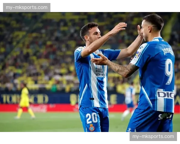 尼古拉·佩佩为比利亚雷亚尔首开记录，伊利亚斯·沙伊拉扳平比分